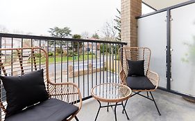 The Wembley Park Wonder - Charming 2Bdr Flat With Balcony
